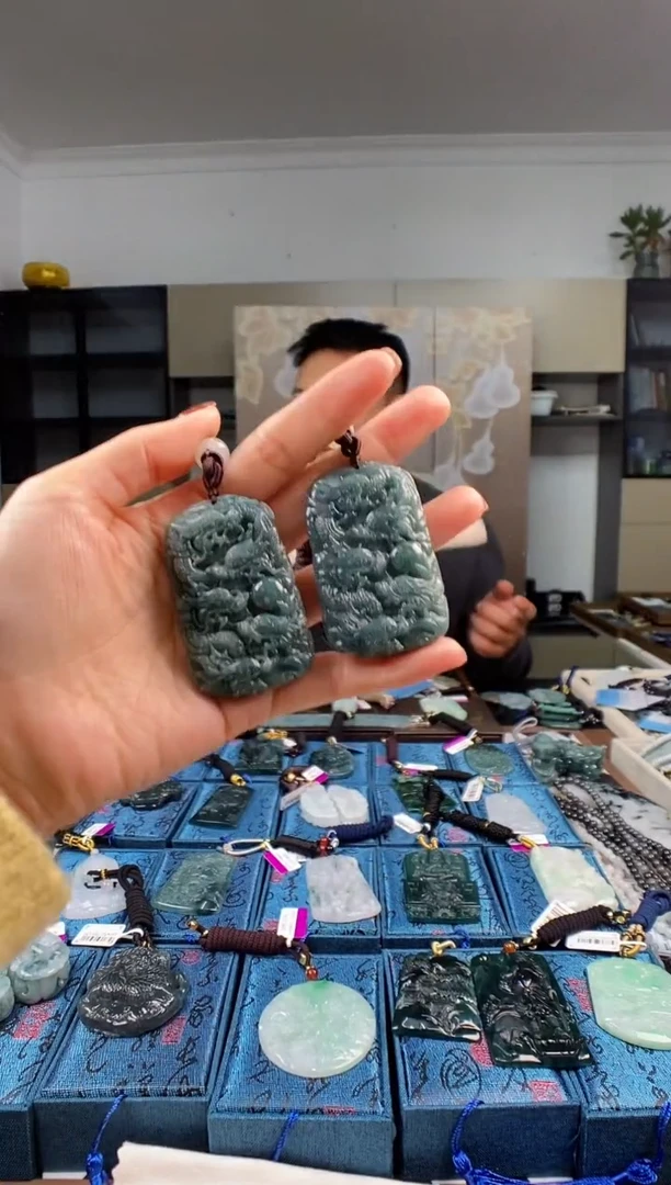 颈饰未镶嵌翡翠多样性发其一