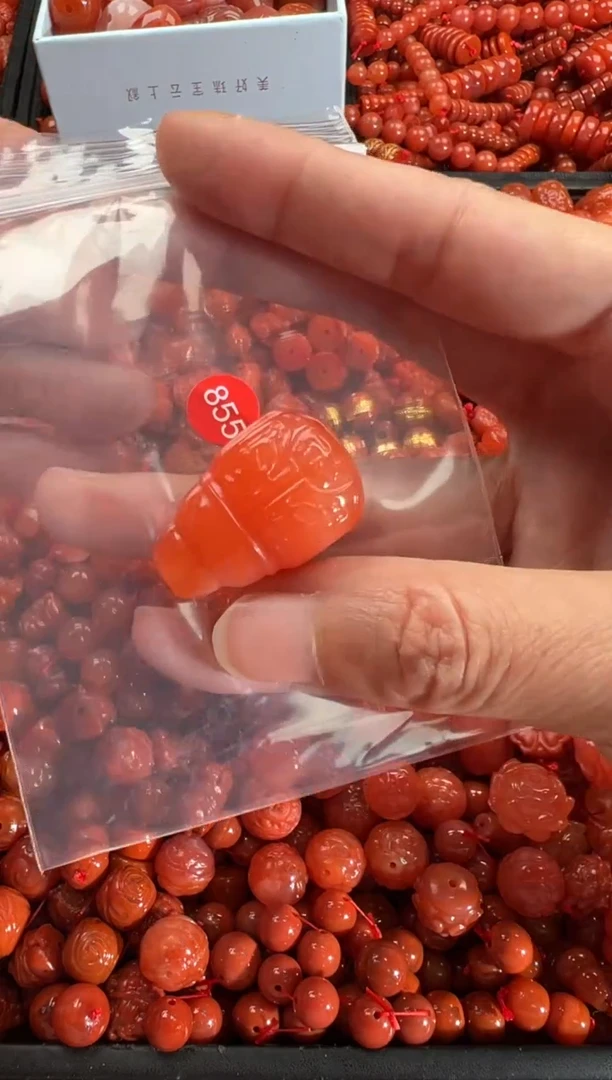 【闪购商品】南红玛瑙颈饰未镶嵌1