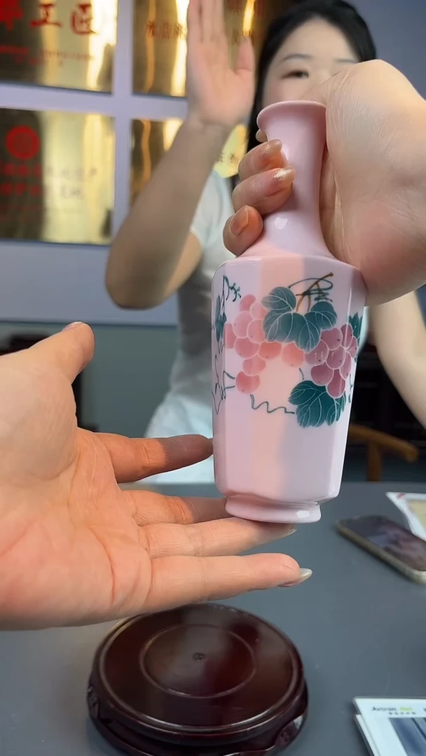 摆件瓷博会&水点桃花胡晶042