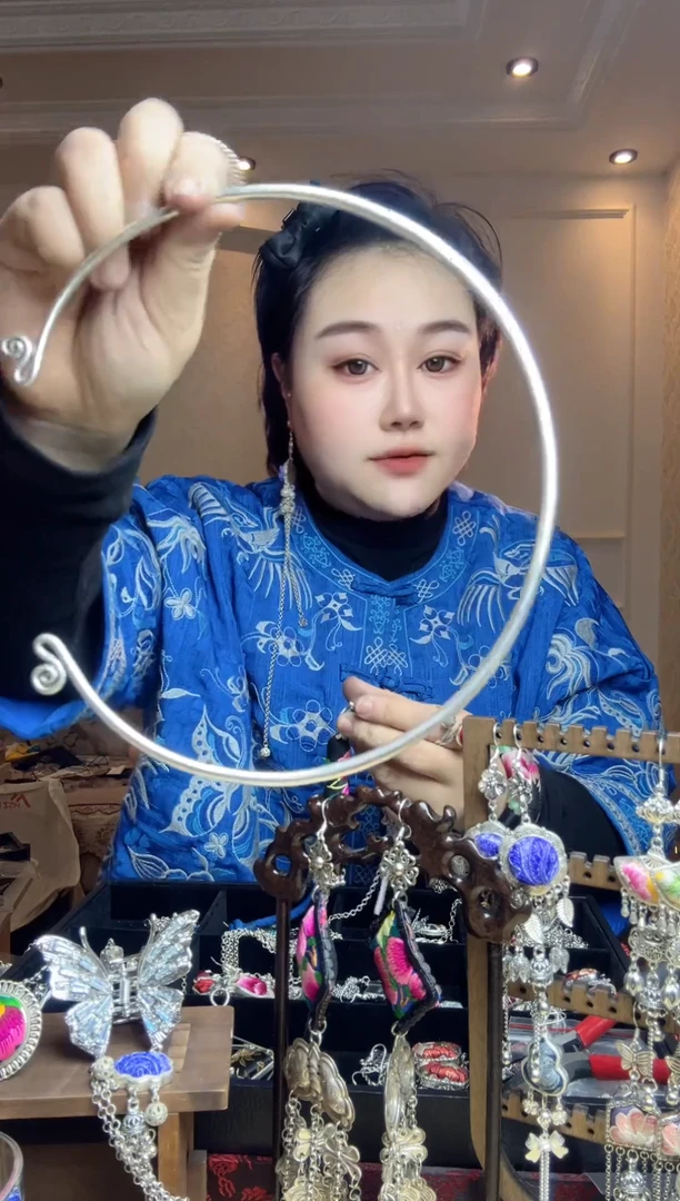 【闪购商品】刺绣纯手工苗绣非遗项圈