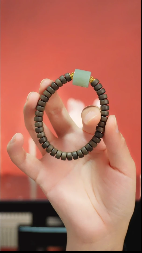 18K金镶嵌手串和田玉精致