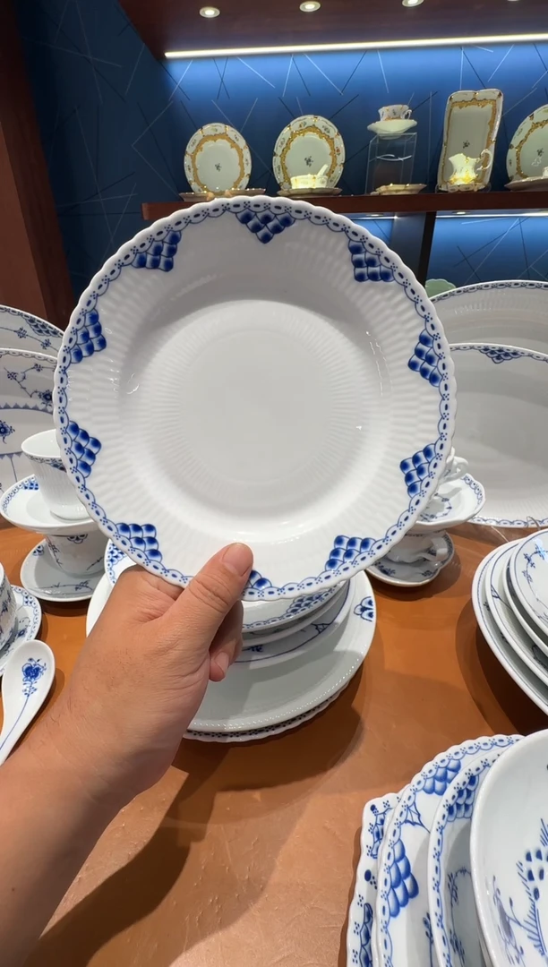 瓷五花马唐草餐具套组