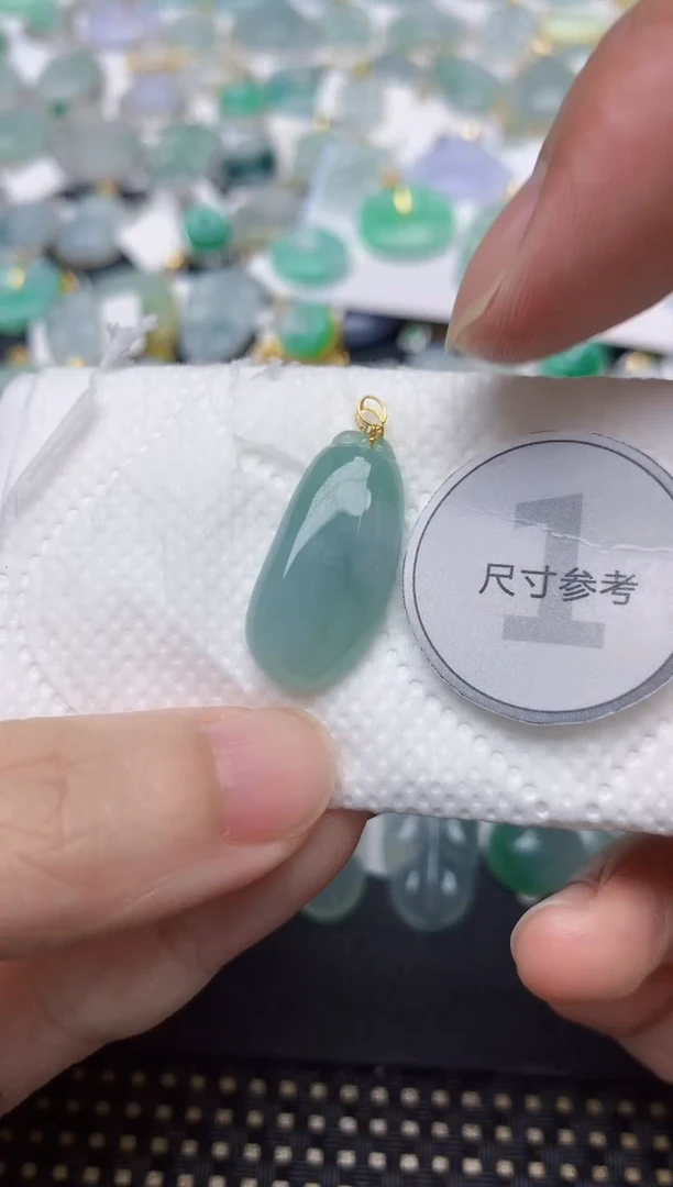 颈饰18K金镶嵌翡翠天然缅甸A货翡翠