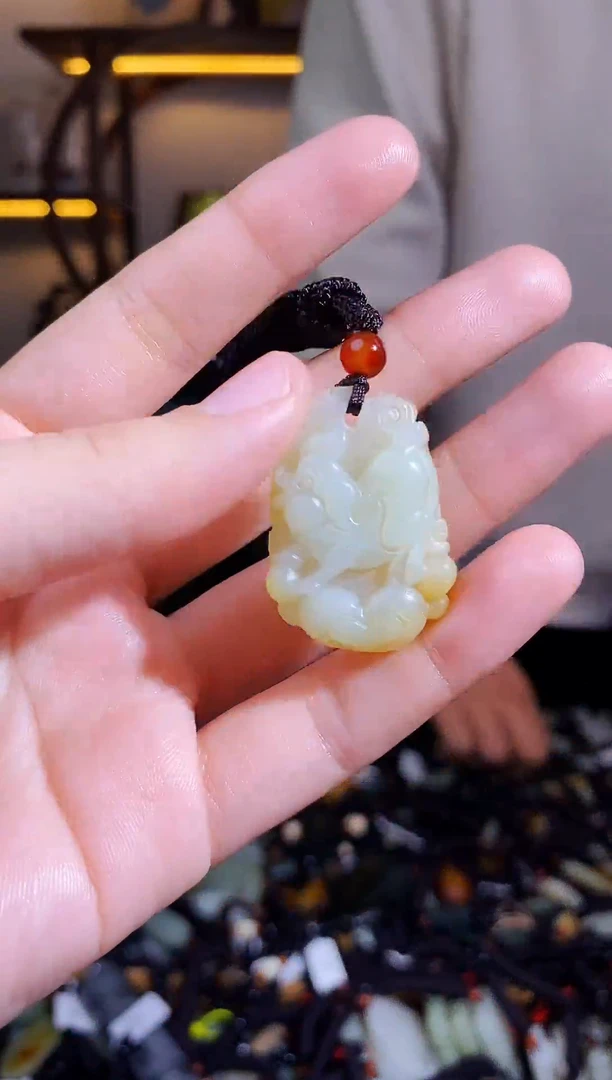 颈饰未镶嵌和田玉1