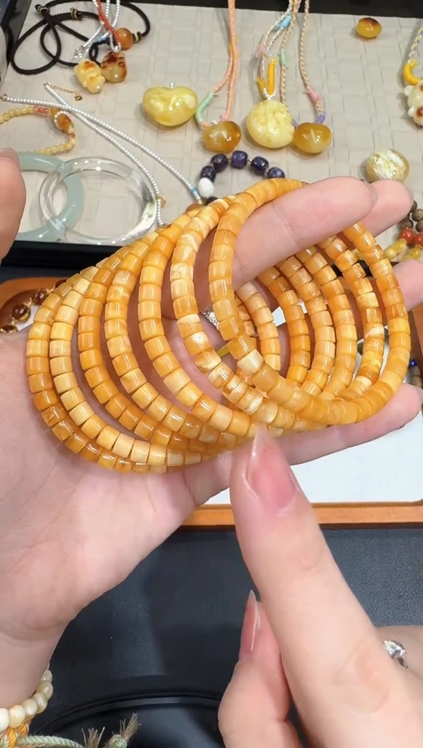 【闪购商品】蜜蜡手串未镶嵌X0309-1195-358多样性一件