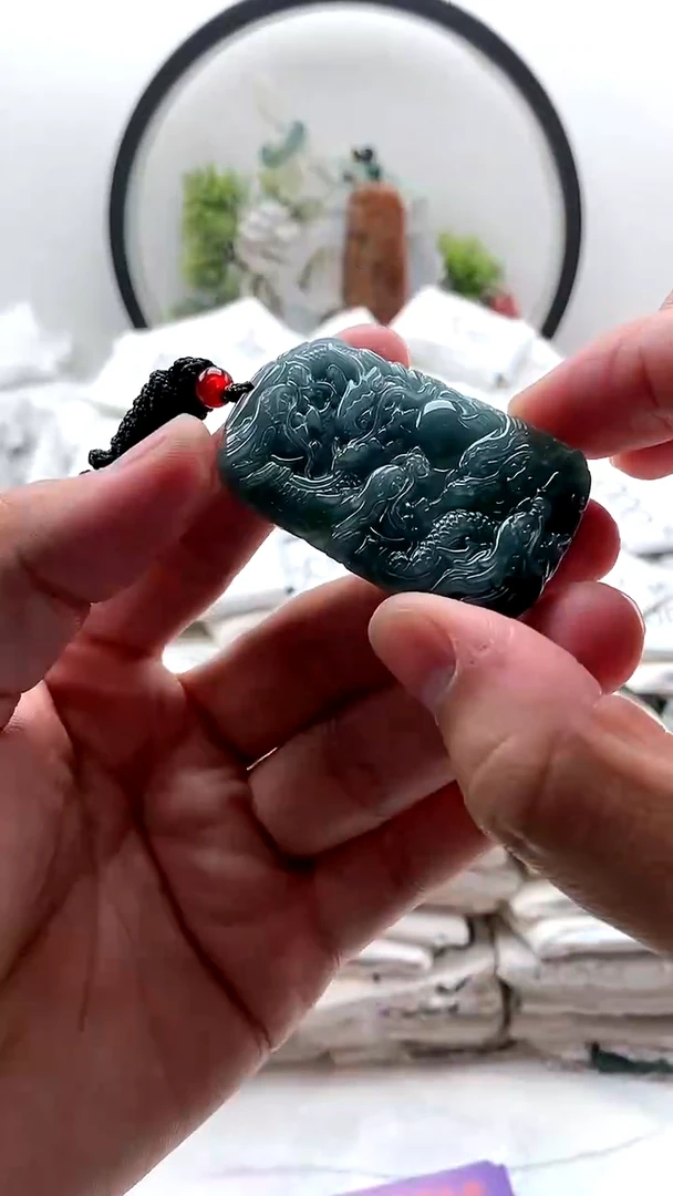 颈饰未镶嵌翡翠九龙1