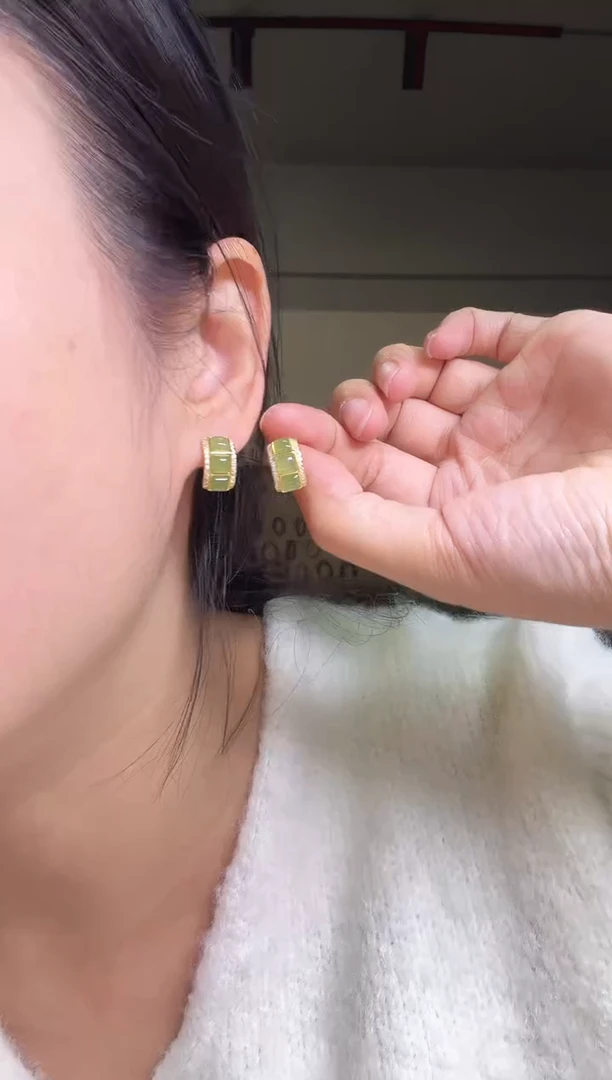 水晶摆件未镶嵌耳钉