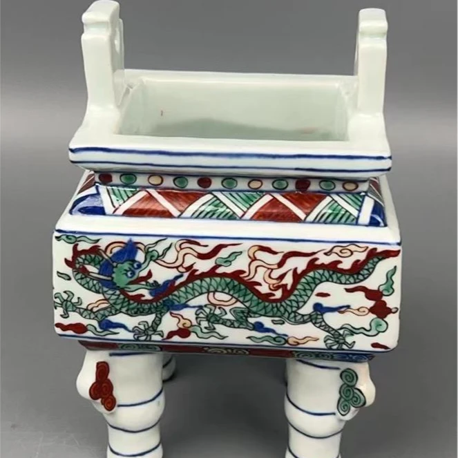 明隆庆青花五彩龙纹鼎式炉