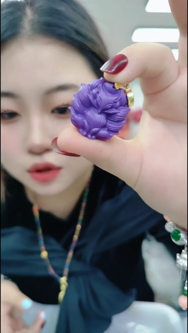 【闪购商品】树脂制品1877 紫色九尾