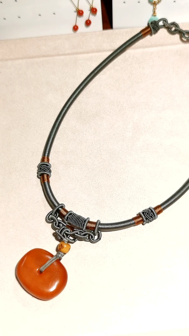 蜜蜡吊坠(赠链)未镶嵌老蜜蜡