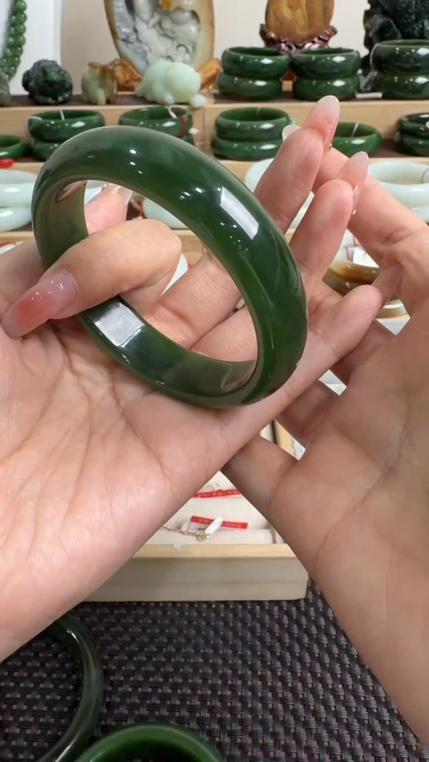 颈饰未镶嵌和田玉手镯56