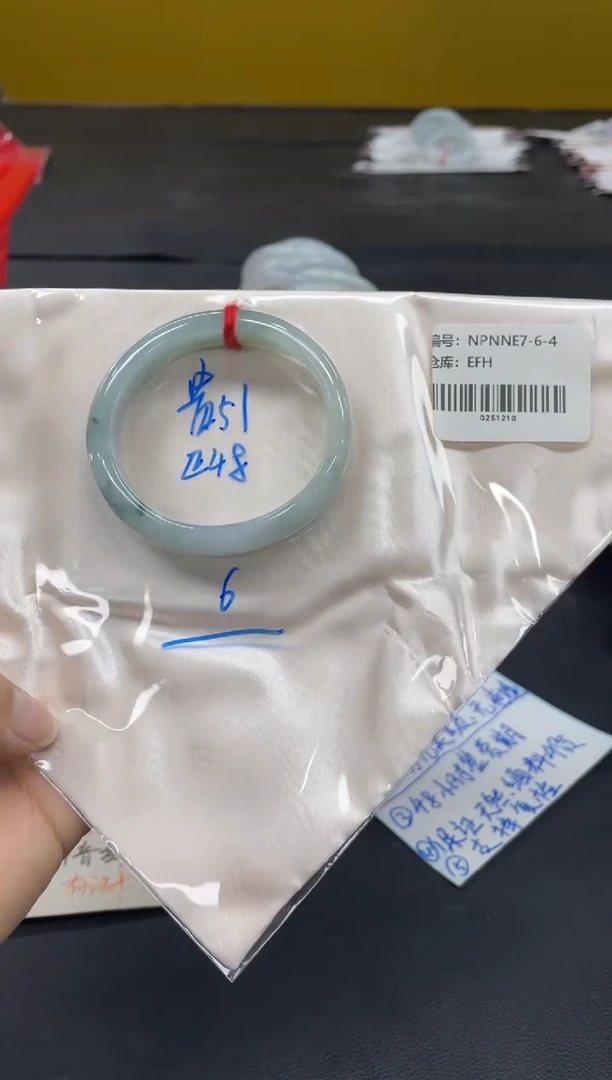 未镶嵌手镯翡翠翡翠手镯