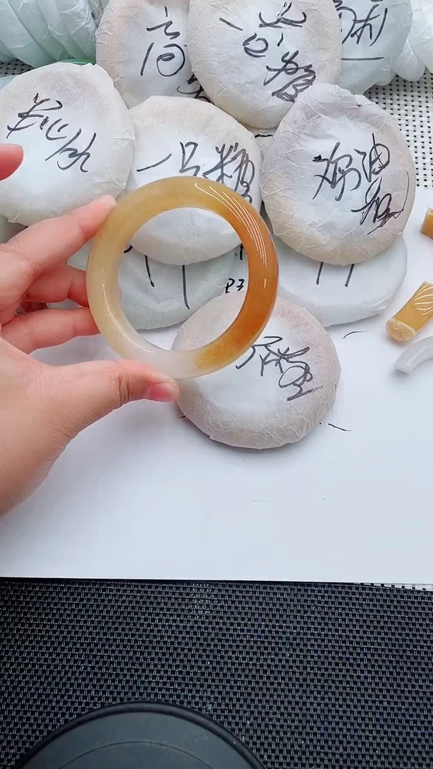 未镶嵌手镯石英质玉164-60-61