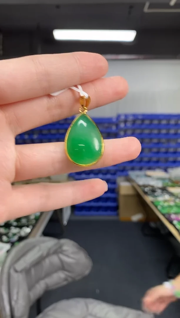 颈饰未镶嵌翡翠多样性发其一颜色微差