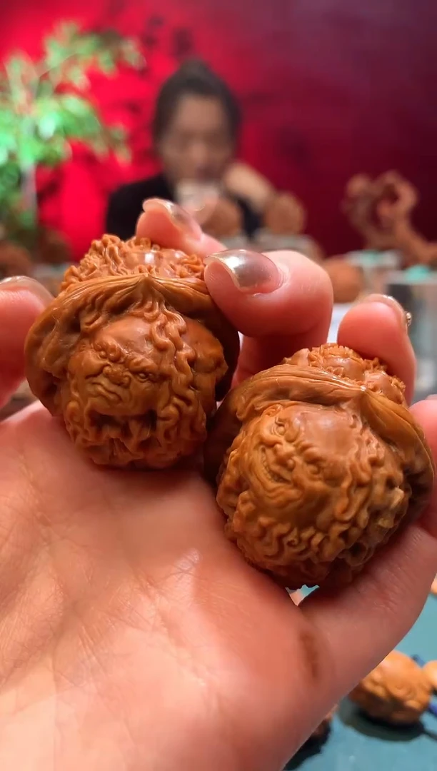 【闪购商品】文玩核桃把件147258369