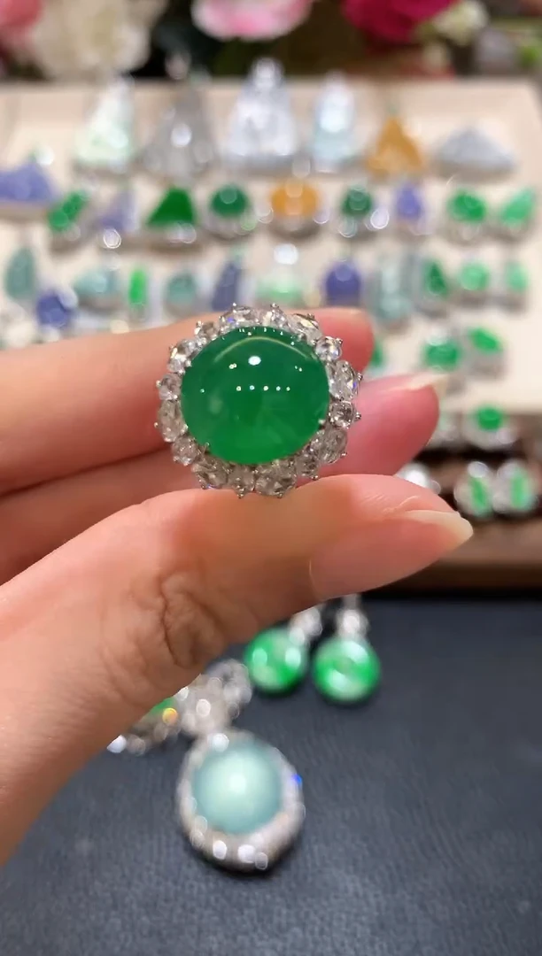 18K金镶嵌戒指翡翠夜**翎m38