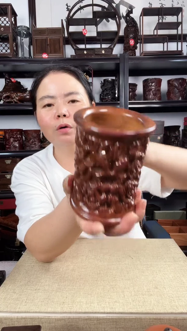 木黄笔筒老李红木工艺品