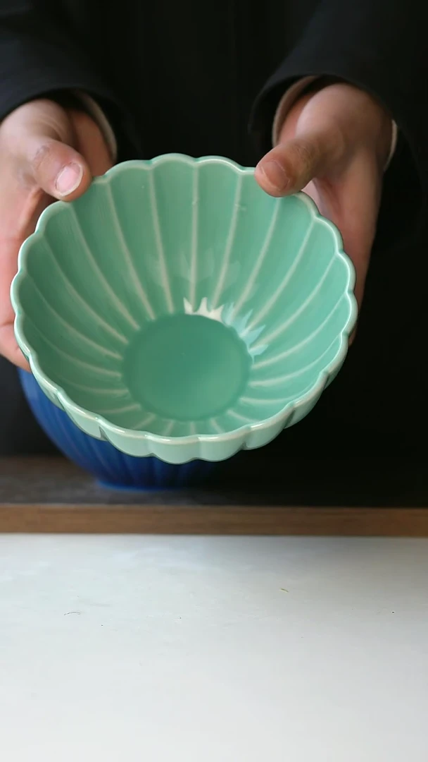 【闪购商品】陶瓷微瑕绿色菊花米饭碗@4-2@