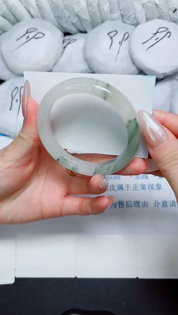 石英质玉手镯未镶嵌89/55