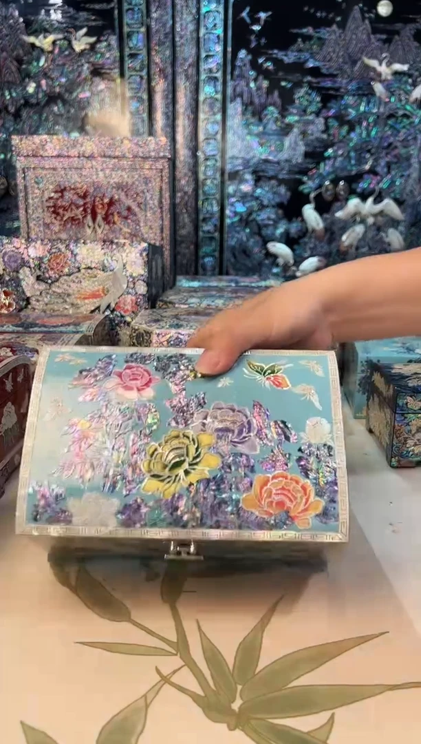 按扣扇贝底·弘贝雅螺钿漆器文化馆