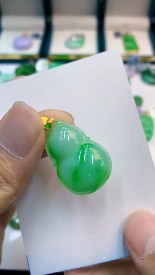 翡翠18K金镶嵌吊坠(不含链)1