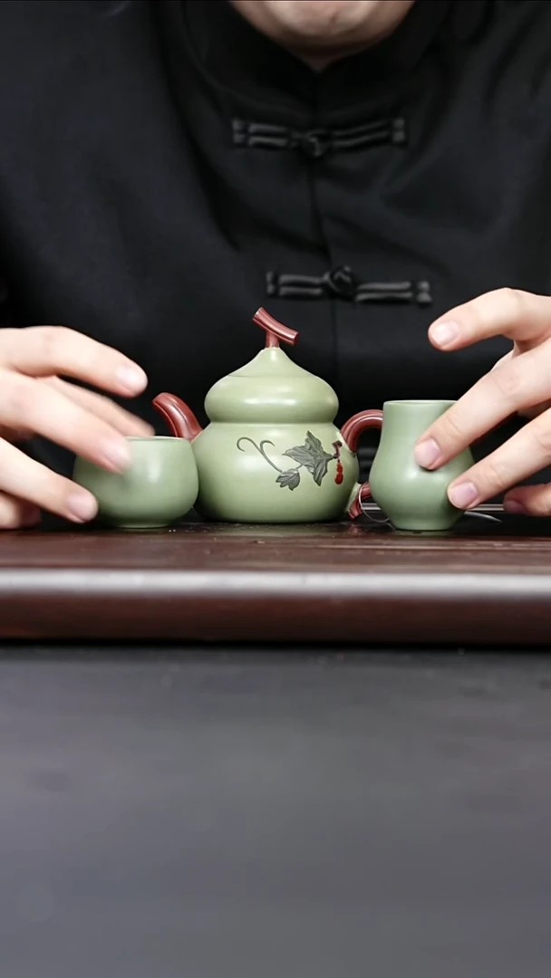 紫砂茶宠宜兴紫砂 孤菱套组 粉浆紫泥 马千里