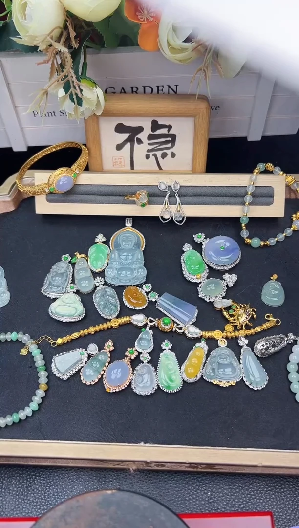 套链18K金镶嵌翡翠勿拍