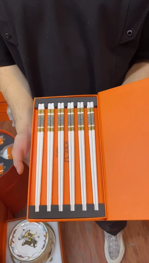 杯鸿辉家品牌瓷器，京东包邮！