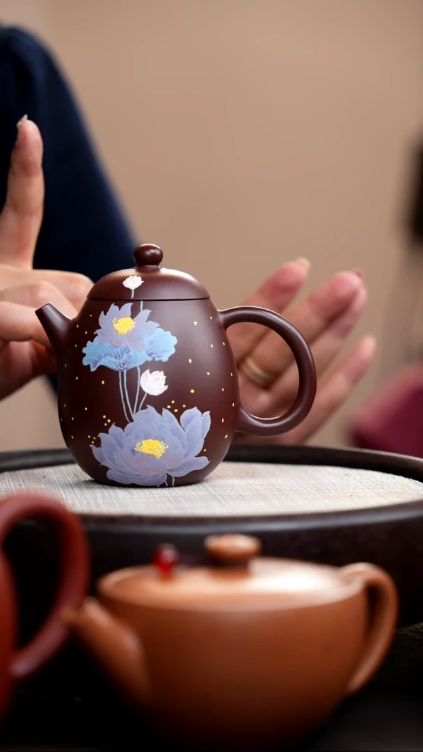 茶壶紫砂紫泥龙蛋泥绘荷花紫