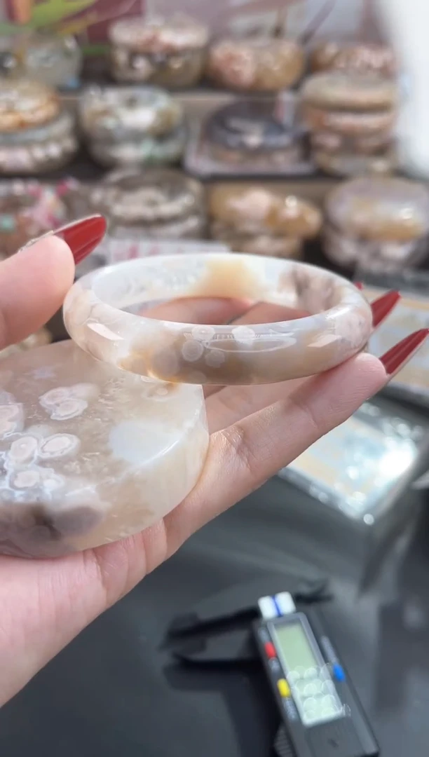 未镶嵌手镯石英质玉59（赠送镯心 不保证完美）