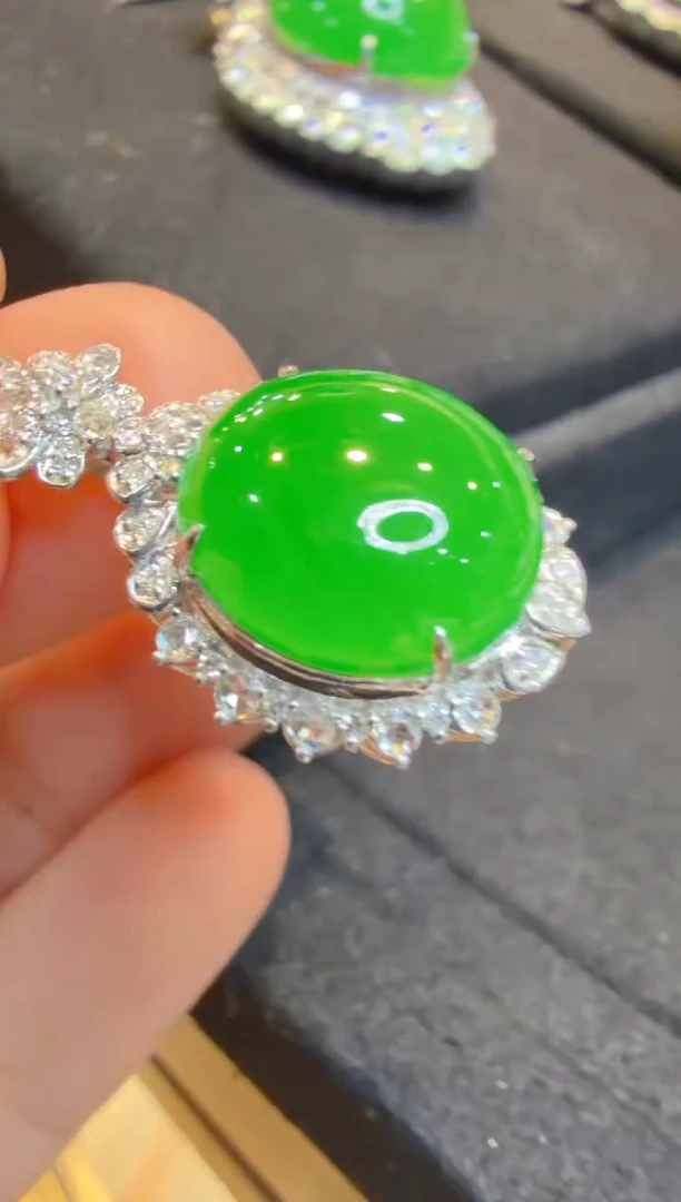 吊坠(不含链)18K金镶嵌翡翠多样性团购发一件