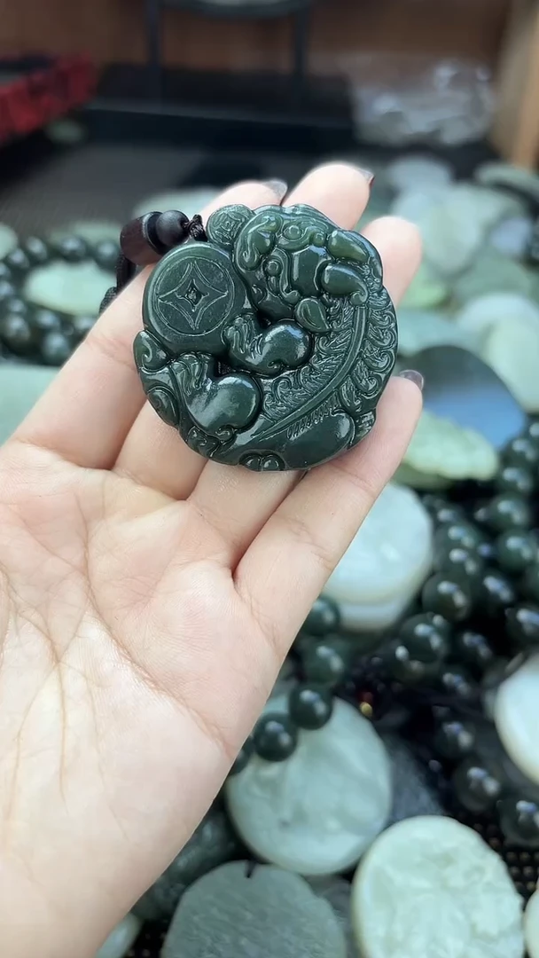 颈饰未镶嵌和田玉1