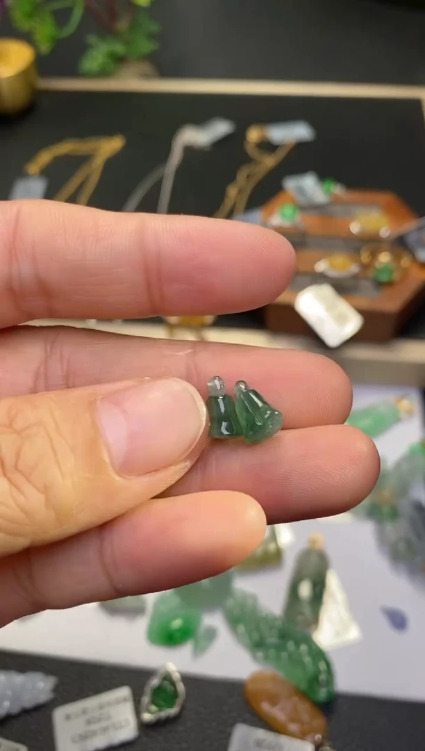 颈饰未镶嵌翡翠净货30095