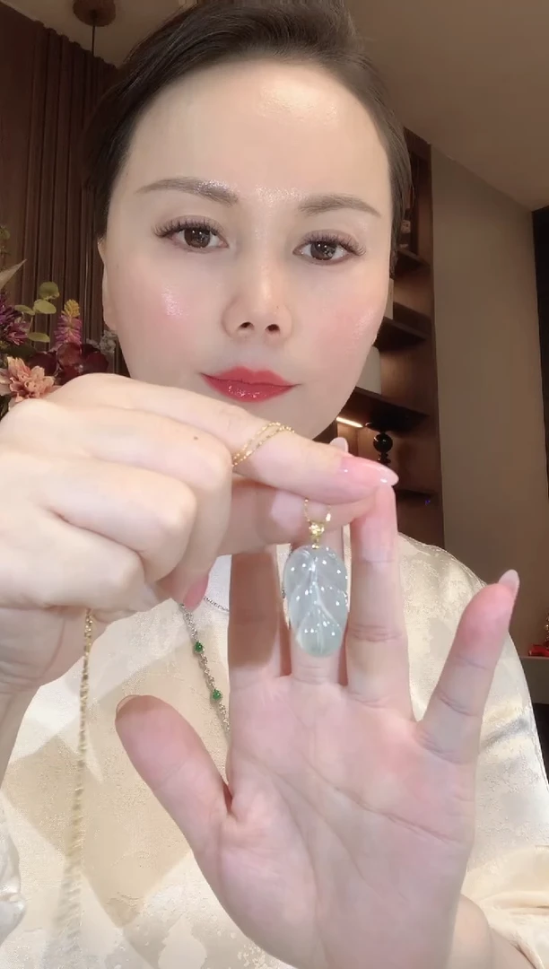 吊坠(不含链)18K金镶嵌翡翠A3 多样性发货一件