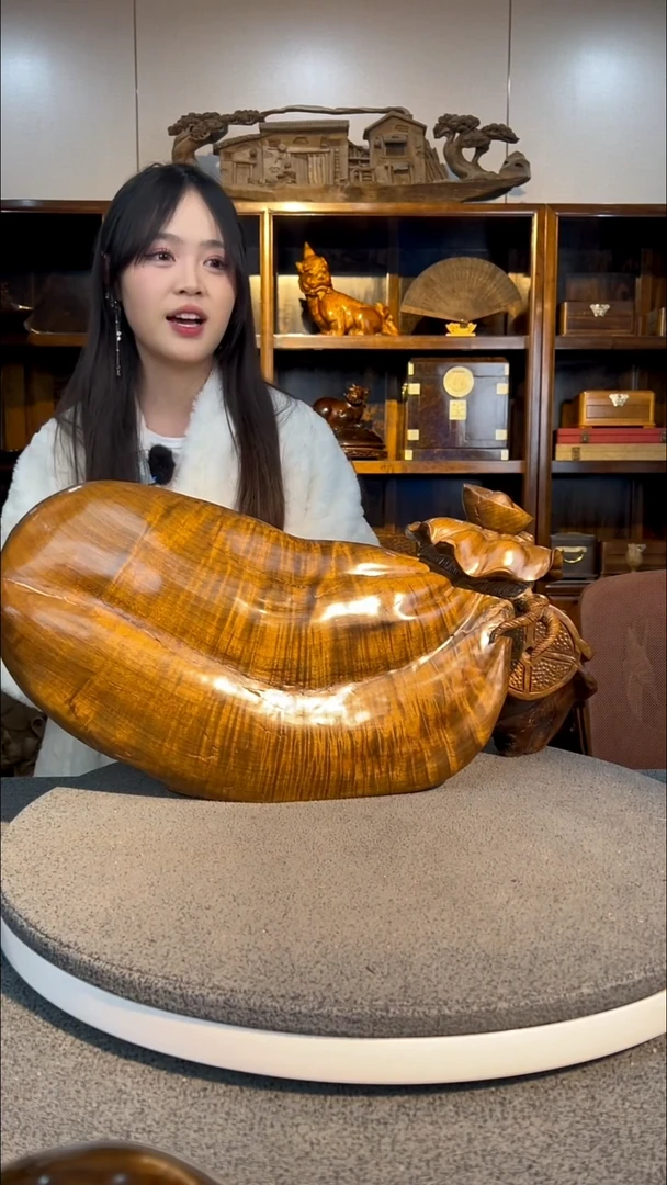 【闪购商品】金丝楠木雕满花大钱袋