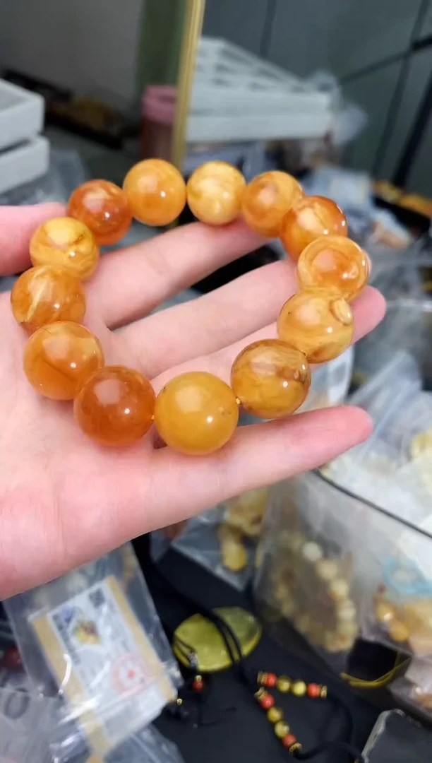 蜜蜡未镶嵌珠宝奇石81