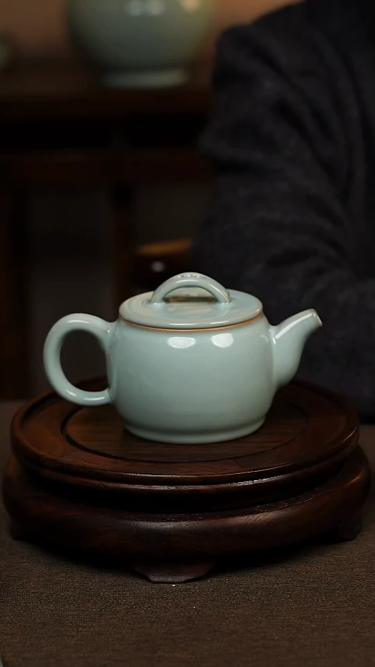 瓷片天青色全手工汉瓦壶230ml一级礼盒包装