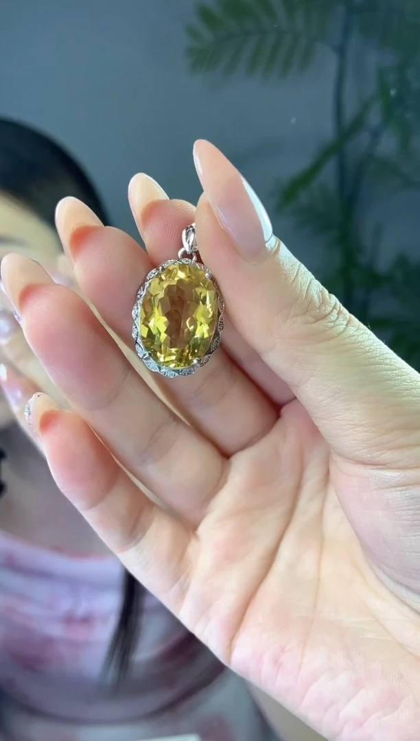 吊坠(不含链)银S925镶嵌黄晶。