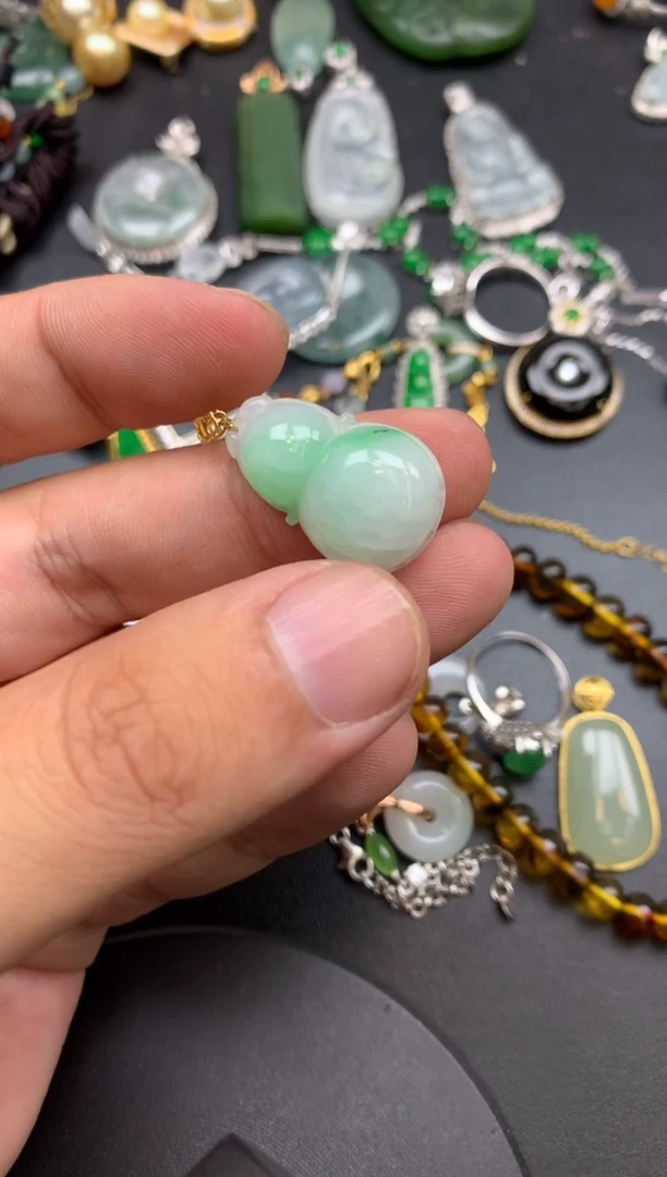 颈饰未镶嵌翡翠亲****۶殇无心商品不退不换