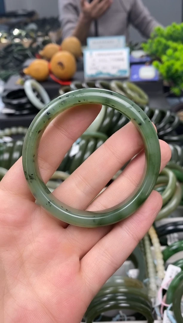 未镶嵌手镯和田玉55