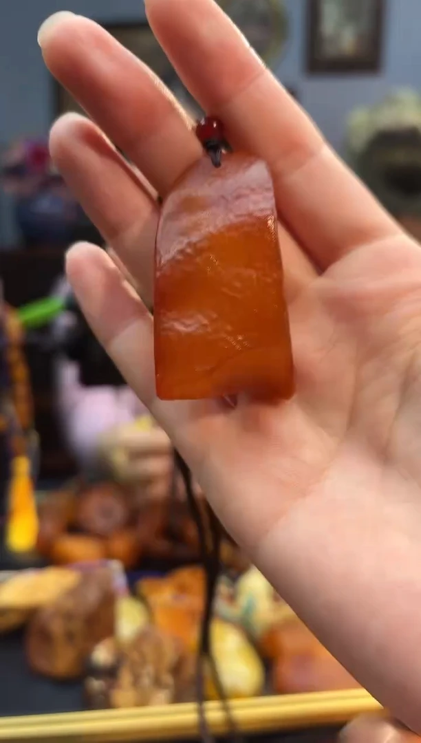 琥珀颈饰未镶嵌吊坠