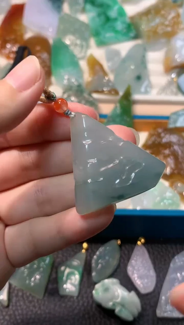 吊坠(不含链)未镶嵌翡翠吊坠