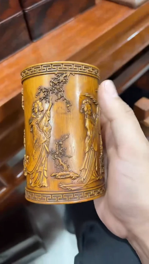 木四大美女黄杨笔筒