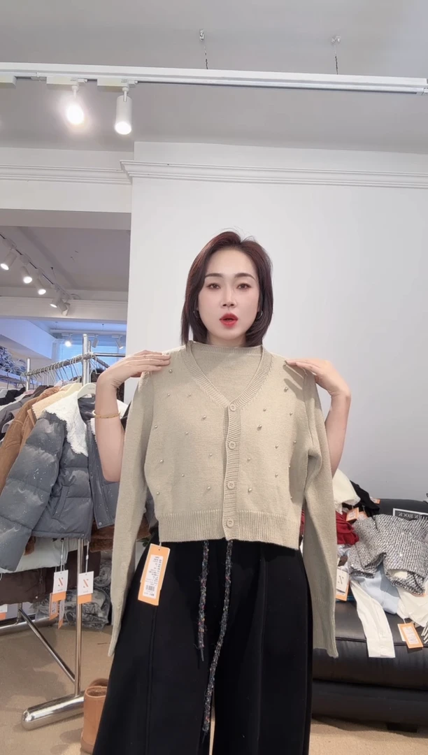 不退不换重工卡其色开衫8916