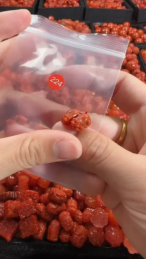 颈饰未镶嵌南红玛瑙1