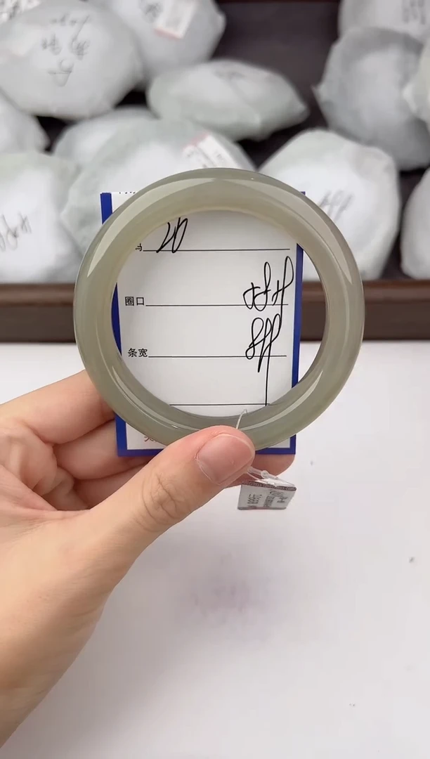 未镶嵌手镯和田玉26颜色微差无瑕疵