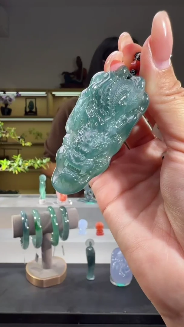 吊坠(不含链)未镶嵌翡翠龙牌