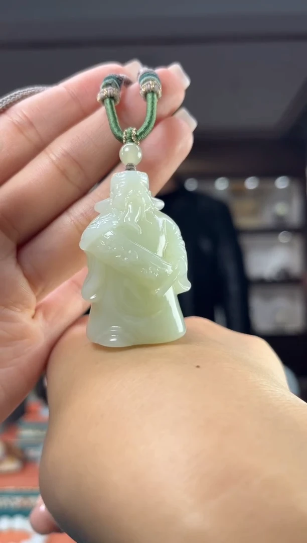 颈饰未镶嵌和田玉佩佩