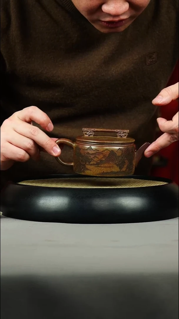 茶壶紫砂龙骨金砂 如意汉瓦  刻绘斗战胜佛