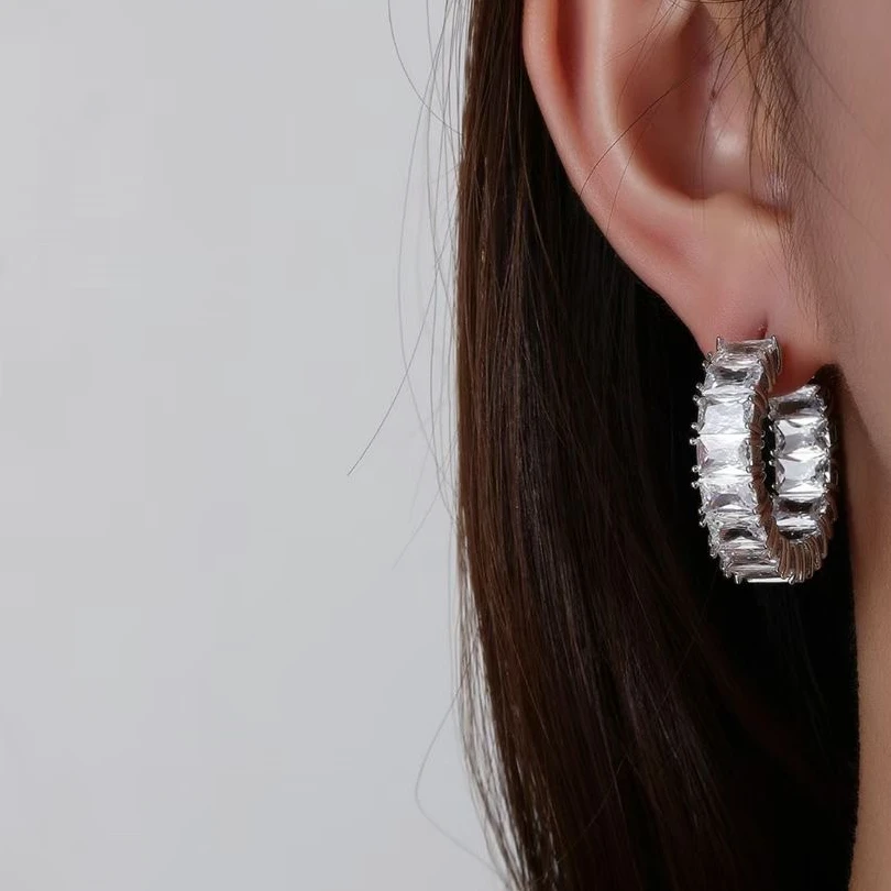 （单）铜合金6层电镀保色精致耳饰